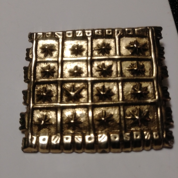 Vintage Snowflake/ Stars Brooch/Pin - Picture 1 of 2